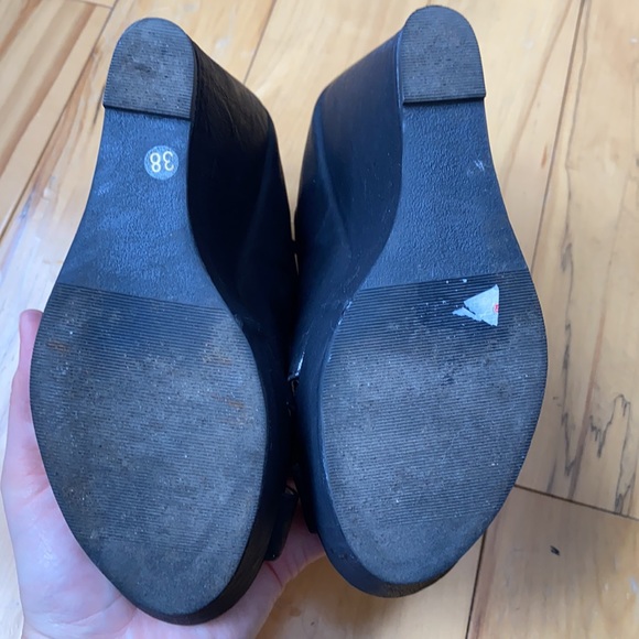 Material Girl Wedges - Picture 3 of 3